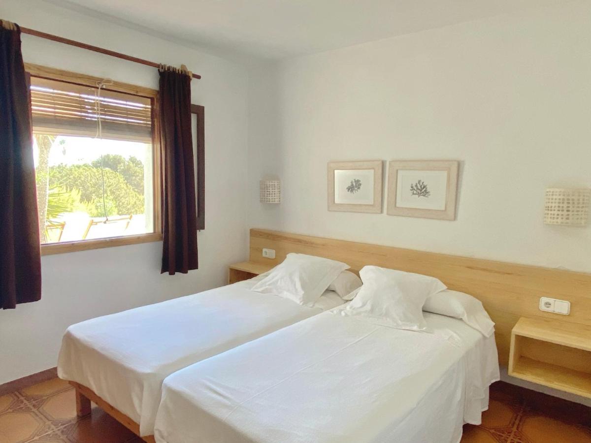 Apartamentos Laura Playa De Migjorn Exterior photo